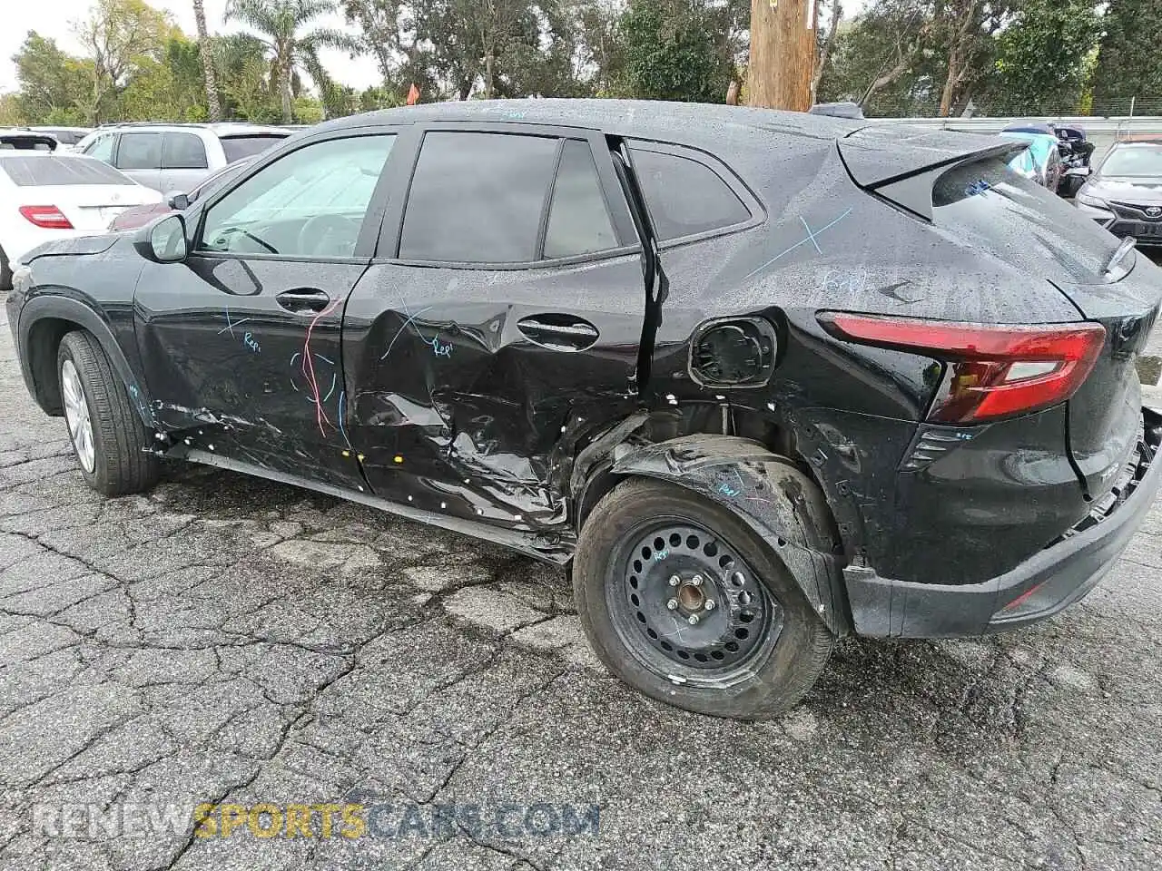 2 fotografías del automóvil dañado KL77LFE20RC242640 CHEVROLET TRAX 2024