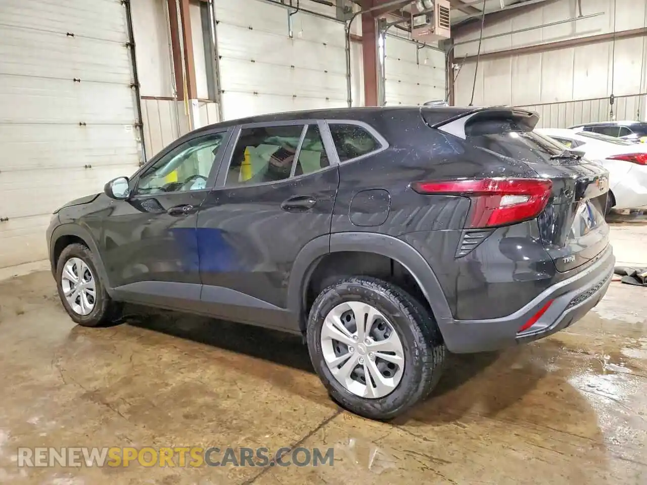 2 fotografías del automóvil dañado KL77LFE22RC033531 CHEVROLET TRAX 2024