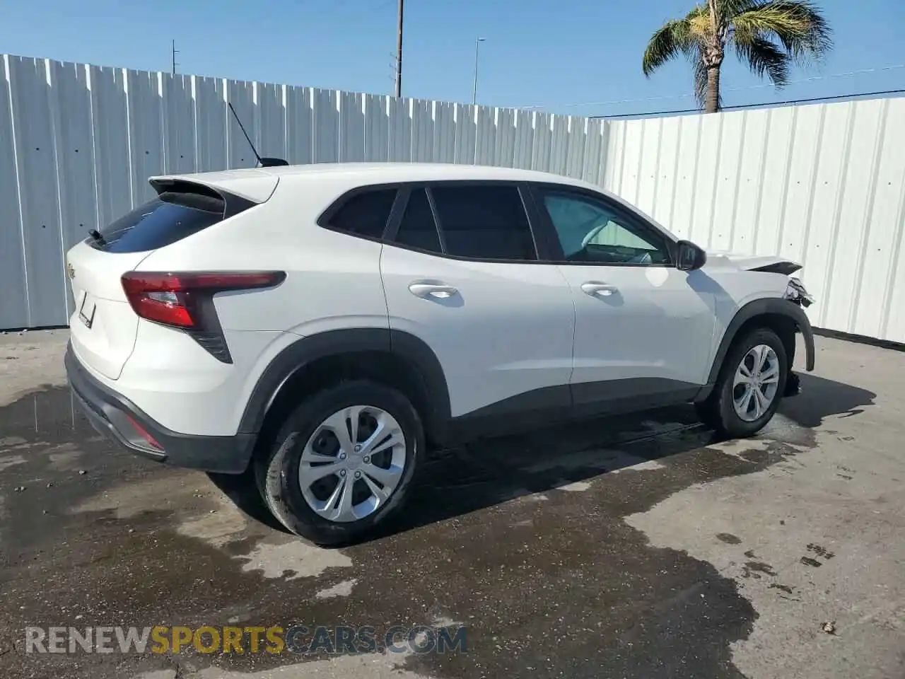 3 Фотография поврежденного автомобиля KL77LFE22RC244258 CHEVROLET TRAX 2024