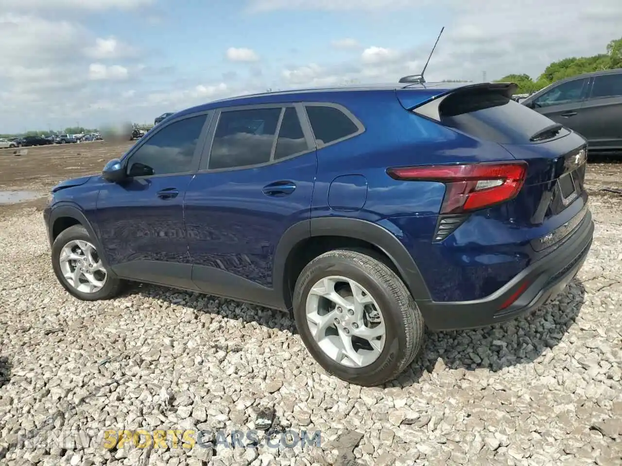 2 fotografías del automóvil dañado KL77LFE23RC044151 CHEVROLET TRAX 2024