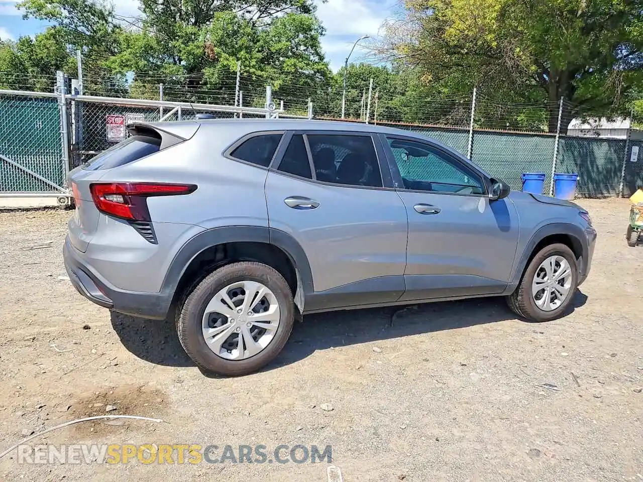 3 Photograph of a damaged car KL77LFE23RC052735 CHEVROLET TRAX 2024