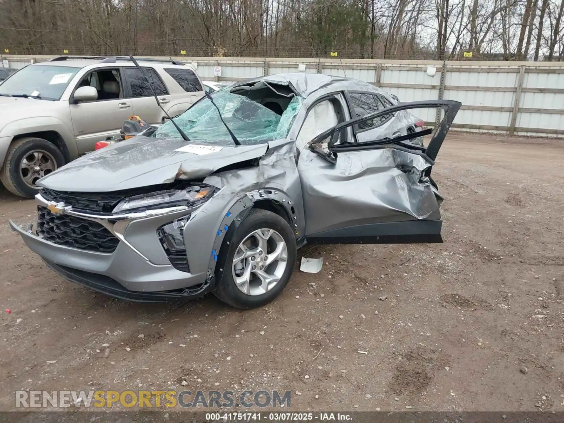 2 Photograph of a damaged car KL77LFE23RC158215 CHEVROLET TRAX 2024