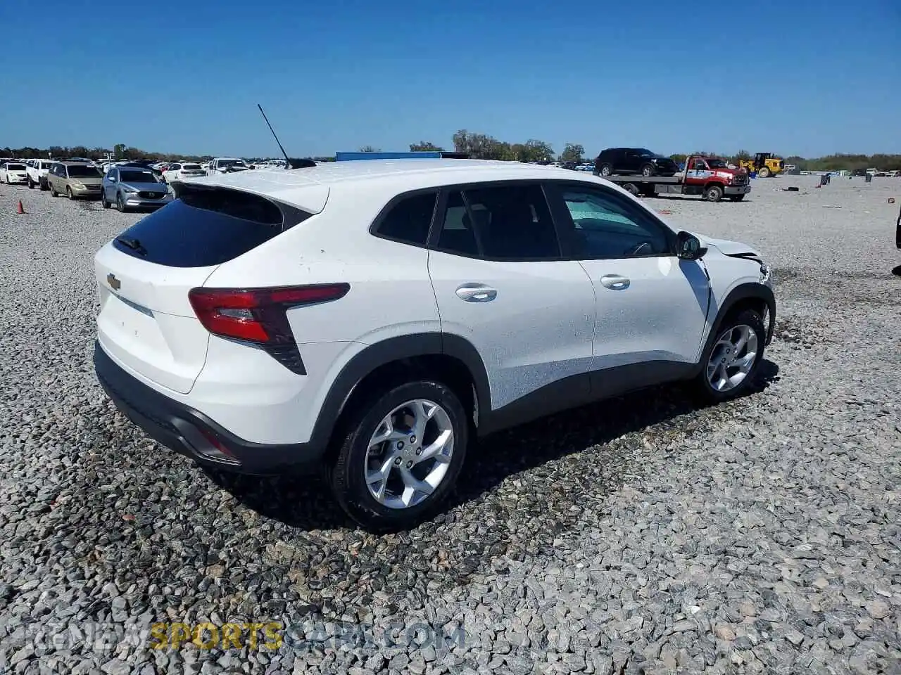3 Фотография поврежденного автомобиля KL77LFE24RC115082 CHEVROLET TRAX 2024