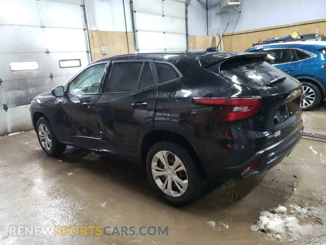 2 Photograph of a damaged car KL77LFE25RC037086 CHEVROLET TRAX 2024