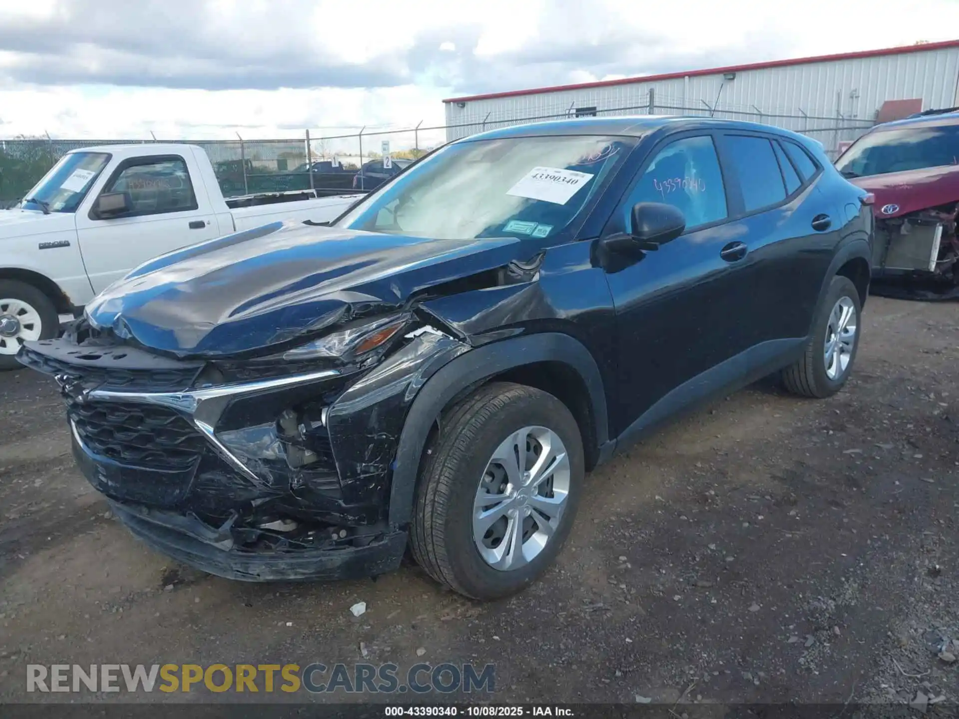 2 Фотография поврежденного автомобиля KL77LFE25RC207348 CHEVROLET TRAX 2024