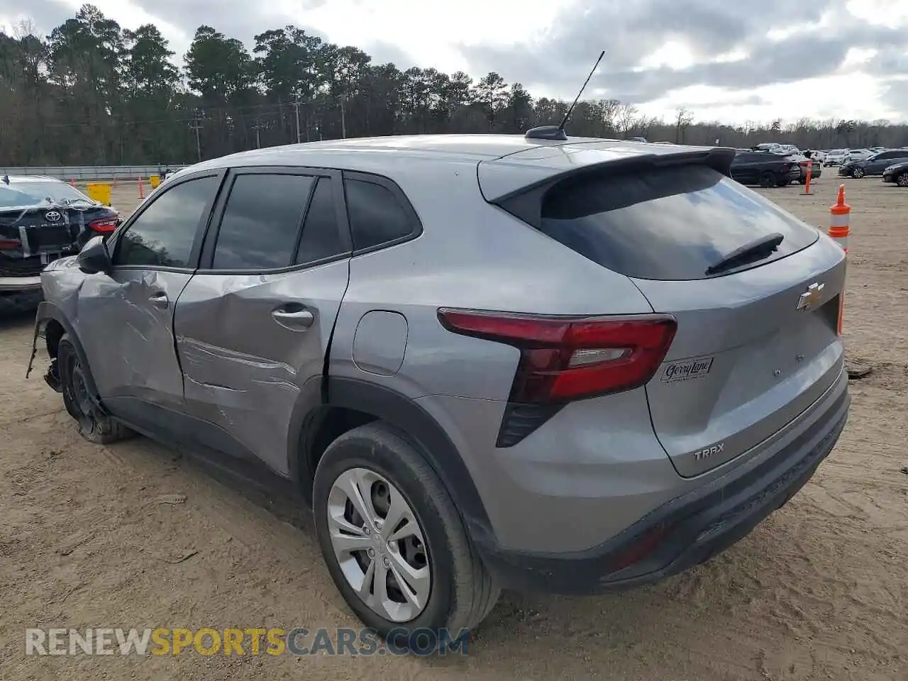 2 Photograph of a damaged car KL77LFE26RC088564 CHEVROLET TRAX 2024