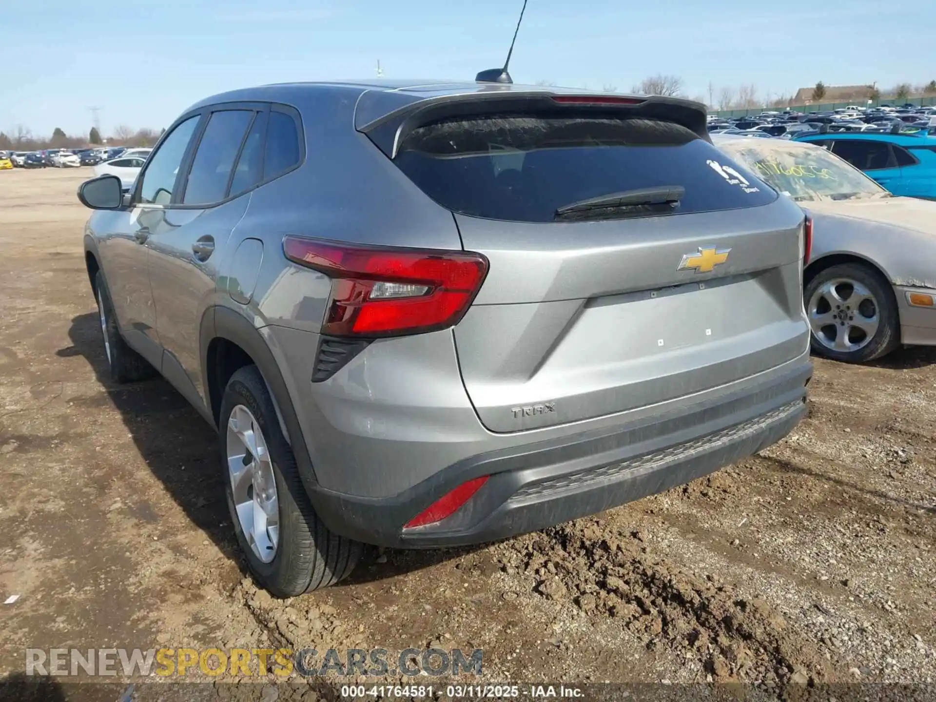 3 fotografías del automóvil dañado KL77LFE27RC050583 CHEVROLET TRAX 2024