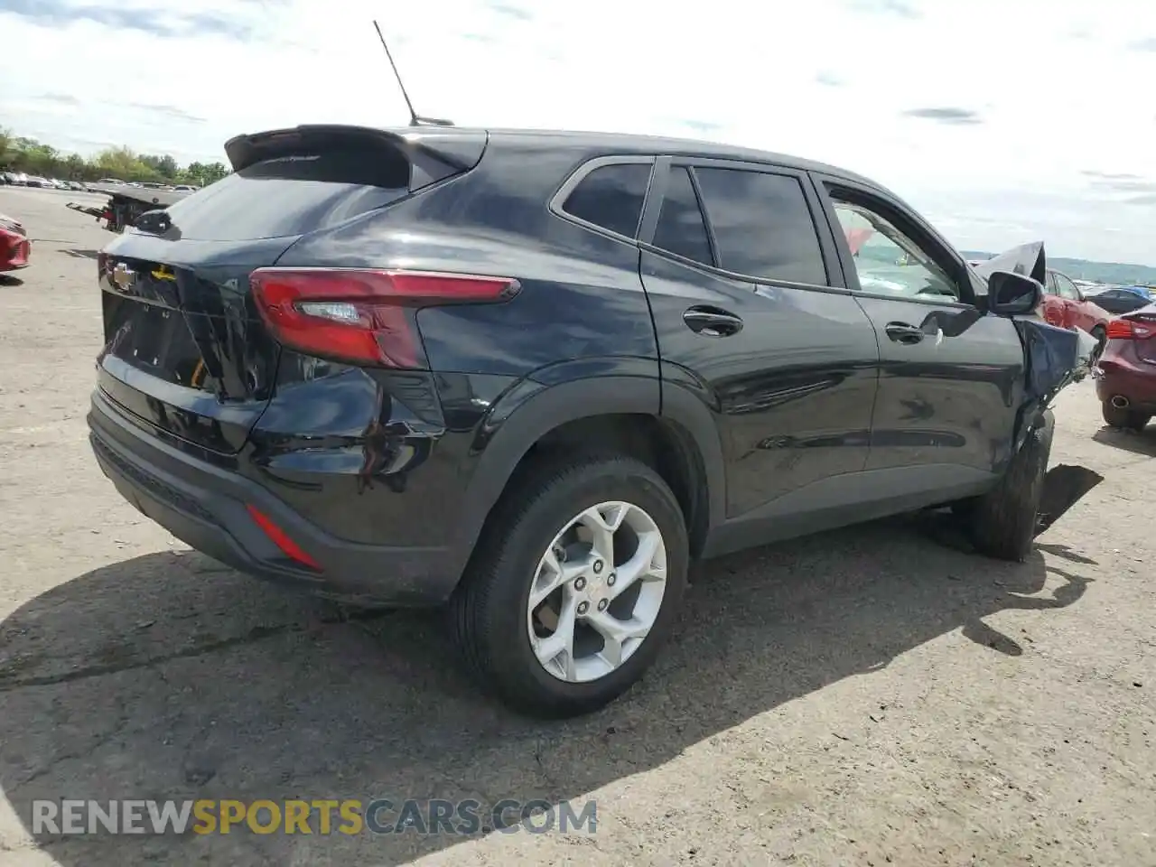 3 fotografías del automóvil dañado KL77LFE27RC092963 CHEVROLET TRAX 2024
