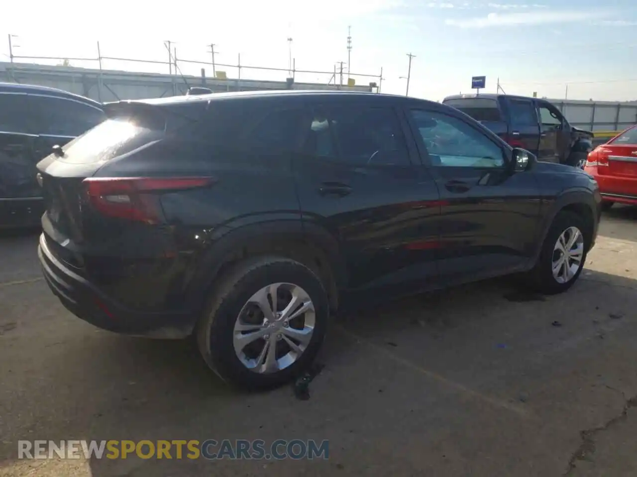 3 Фотография поврежденного автомобиля KL77LFE29RC027614 CHEVROLET TRAX 2024