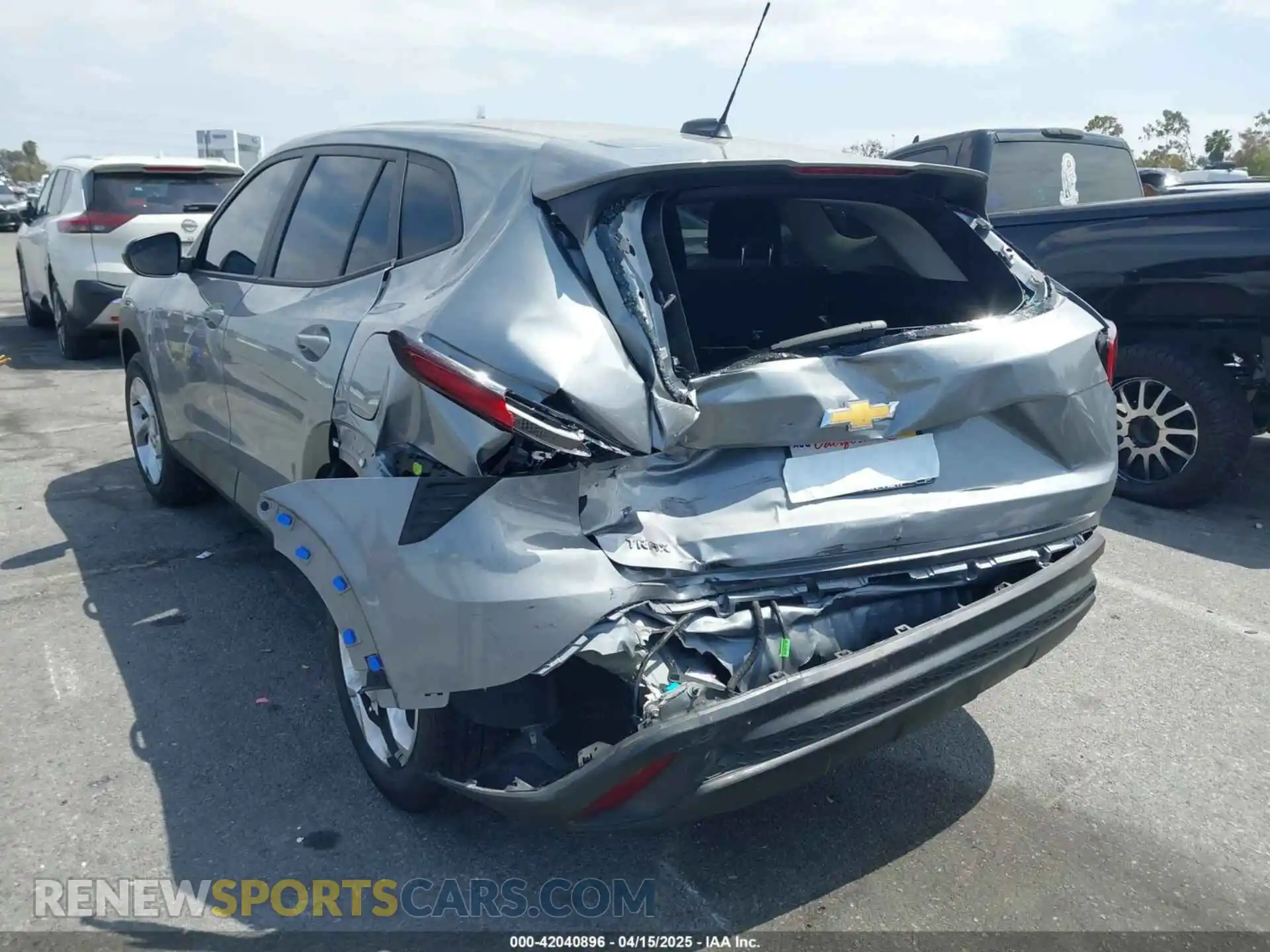 3 Photograph of a damaged car KL77LFE29RC045935 CHEVROLET TRAX 2024