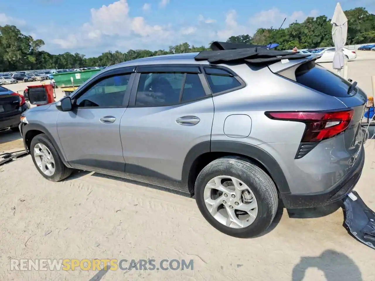 2 Фотография поврежденного автомобиля KL77LFE29RC140723 CHEVROLET TRAX 2024