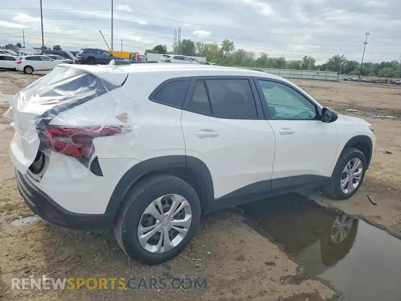 3 Фотография поврежденного автомобиля KL77LFE2XRC021028 CHEVROLET TRAX 2024