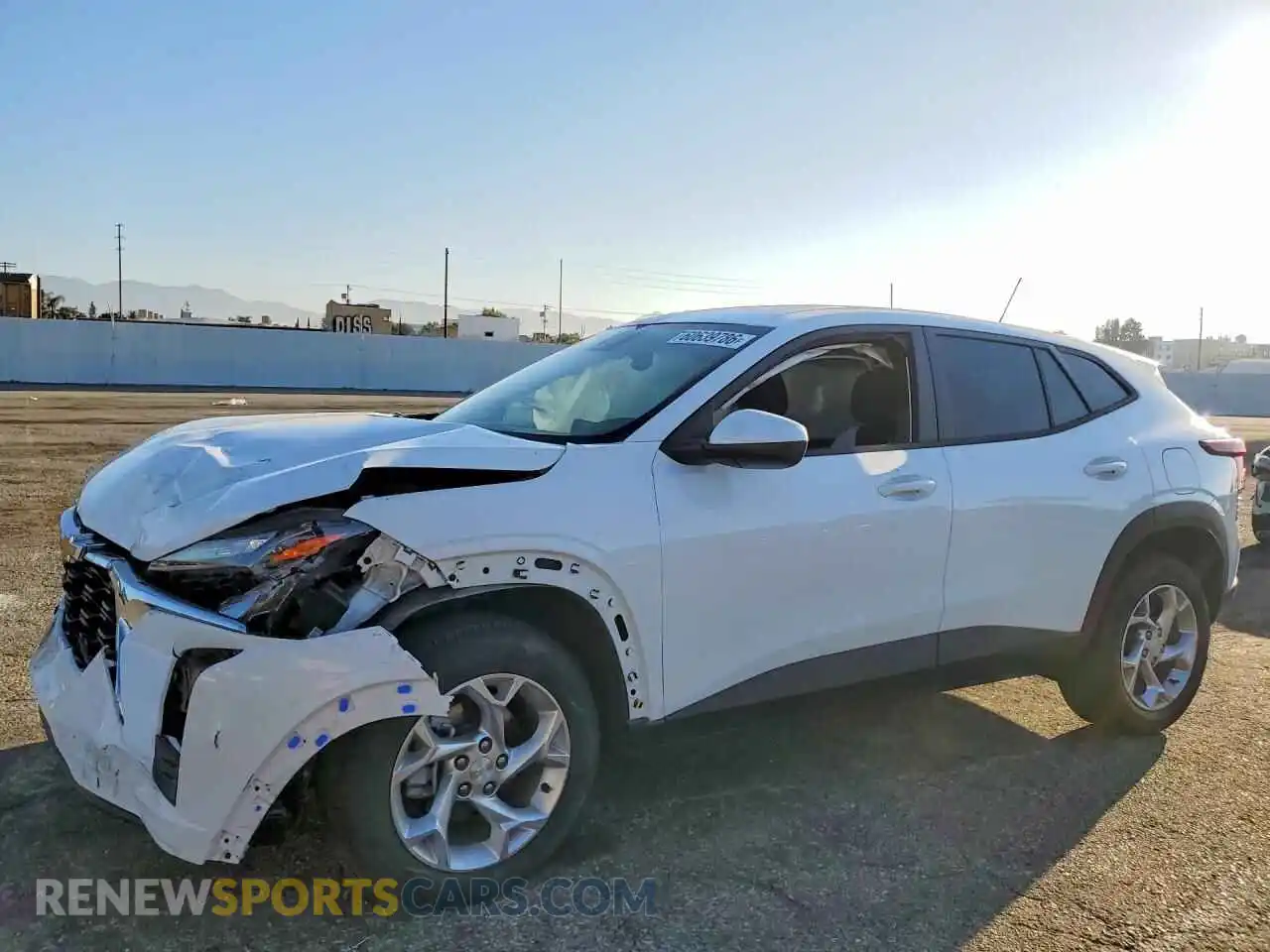 1 Photograph of a damaged car KL77LFE2XRC021384 CHEVROLET TRAX 2024