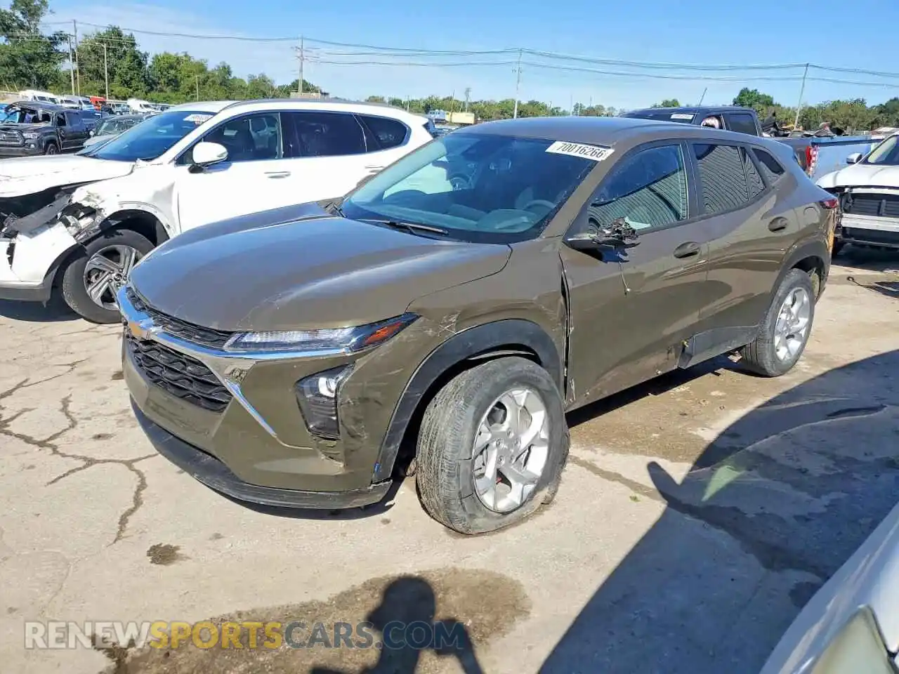 1 Photograph of a damaged car KL77LFE2XRC035611 CHEVROLET TRAX 2024