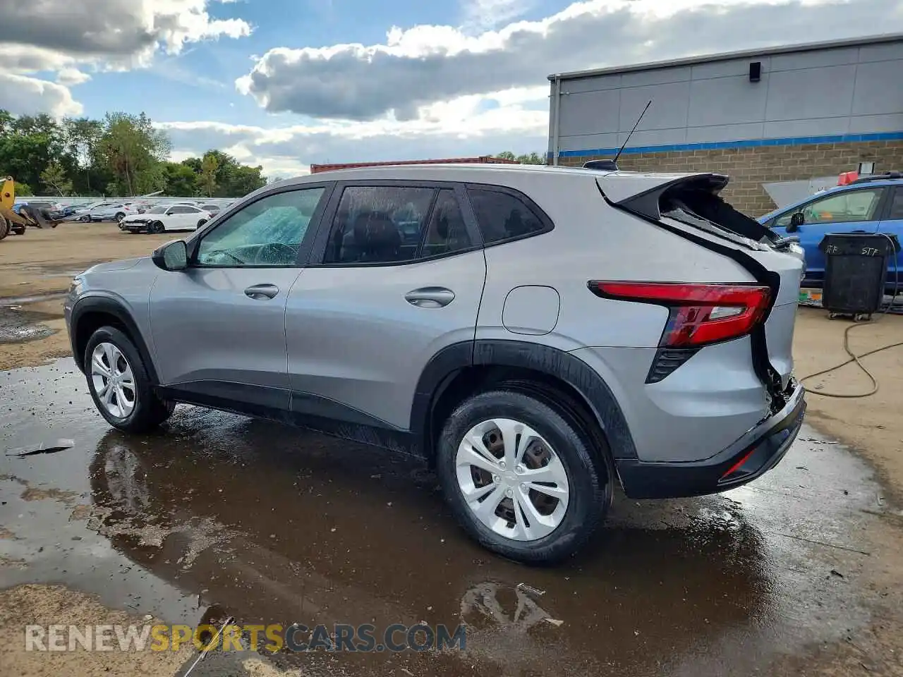 2 Фотография поврежденного автомобиля KL77LFE2XRC048293 CHEVROLET TRAX 2024
