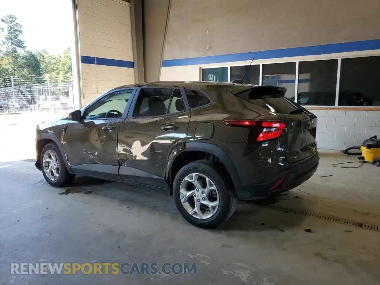 2 Photograph of a damaged car KL77LFE2XRC076739 CHEVROLET TRAX 2024