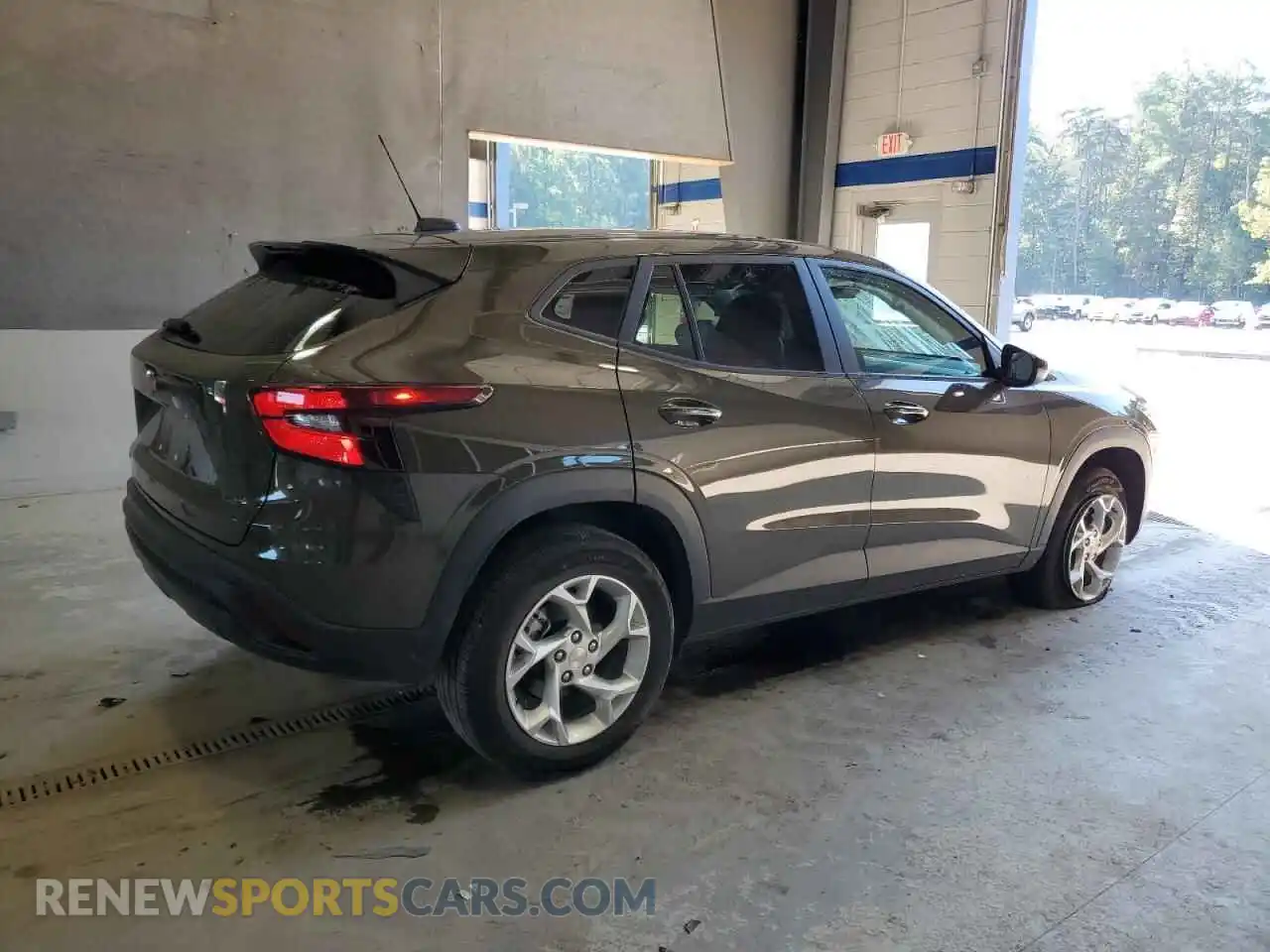 3 Photograph of a damaged car KL77LFE2XRC076739 CHEVROLET TRAX 2024