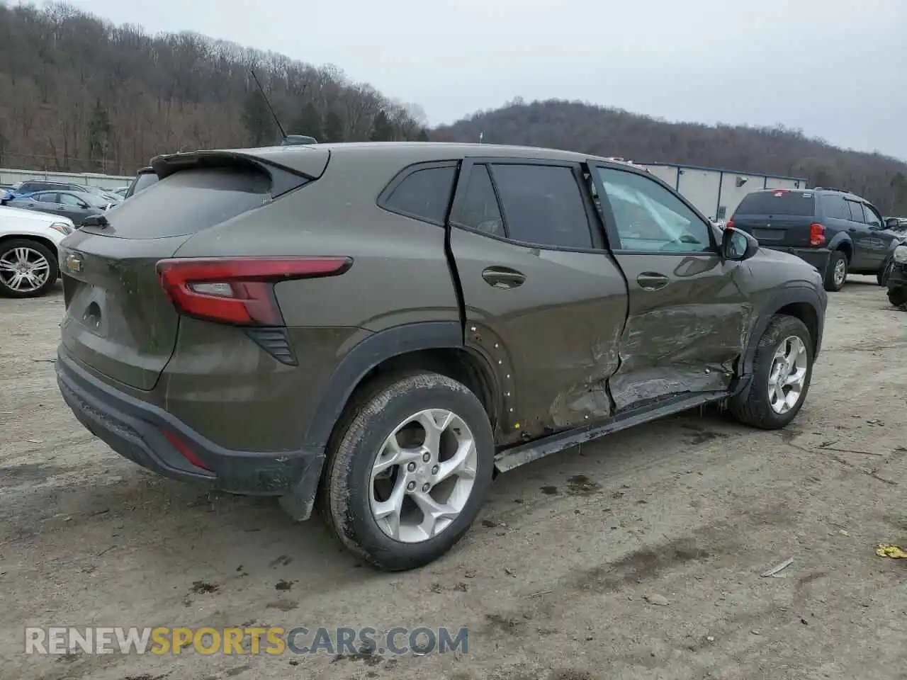 3 Фотография поврежденного автомобиля KL77LFE2XRC078345 CHEVROLET TRAX 2024