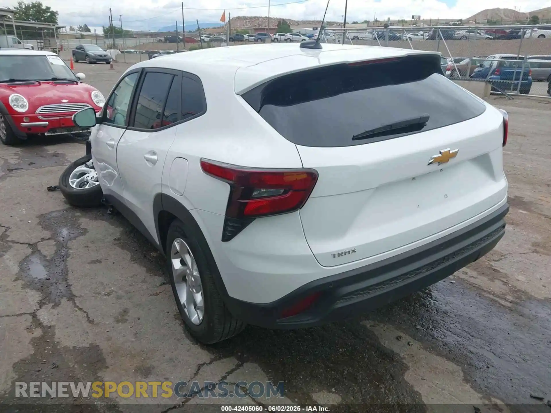 3 Photograph of a damaged car KL77LFE2XRC234514 CHEVROLET TRAX 2024