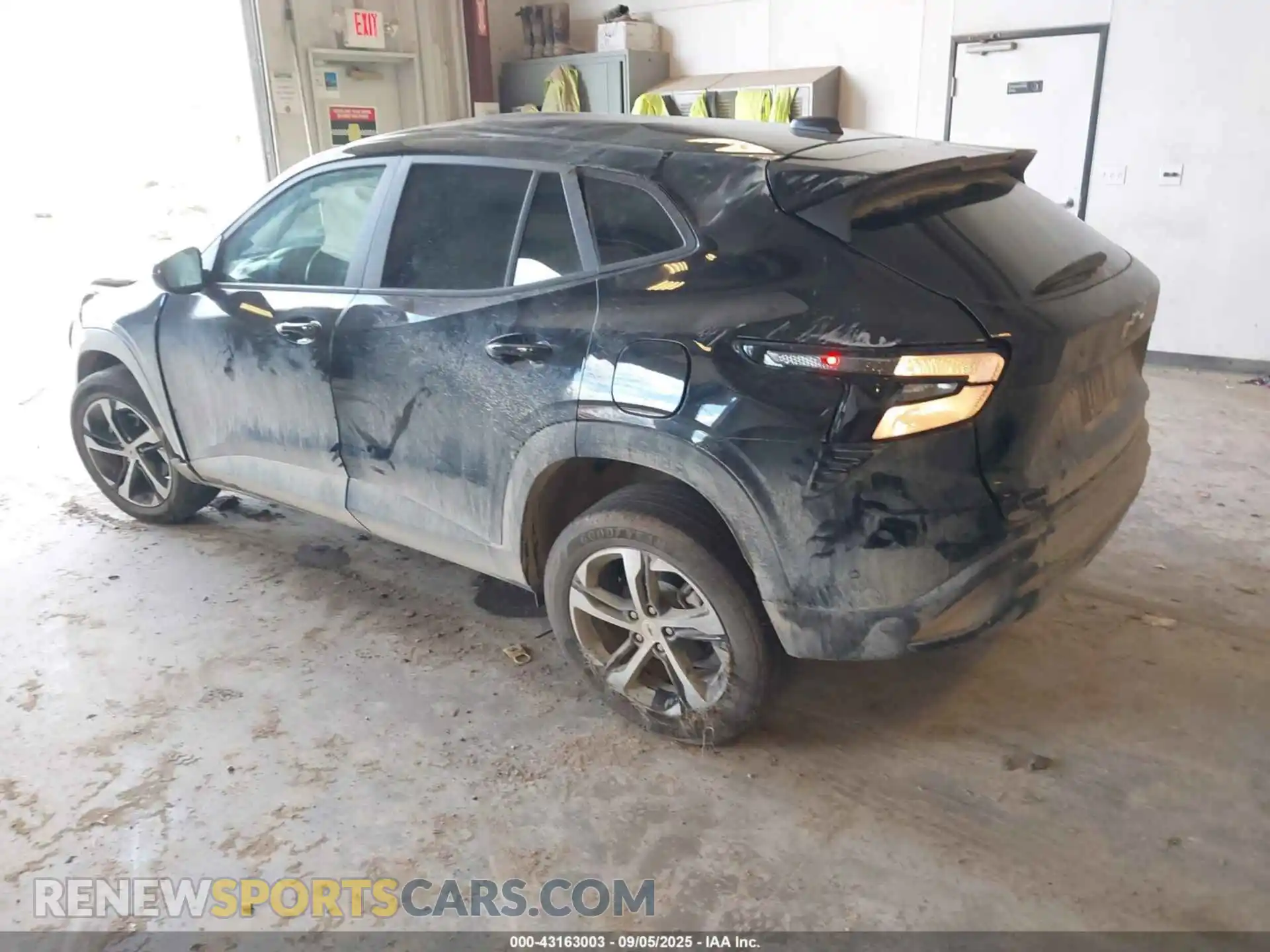 3 Фотография поврежденного автомобиля KL77LGE20RC186978 CHEVROLET TRAX 2024