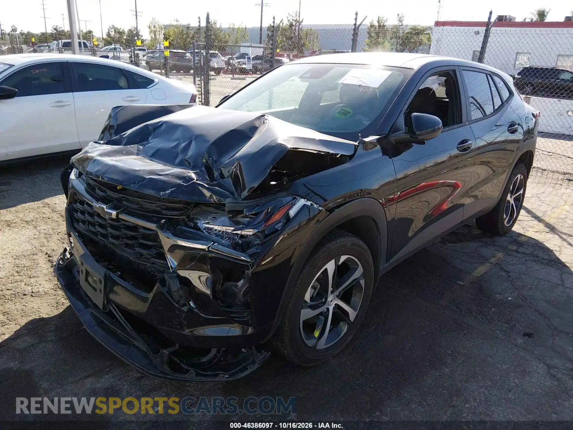 2 fotografías del automóvil dañado KL77LGE20RC246855 CHEVROLET TRAX 2024