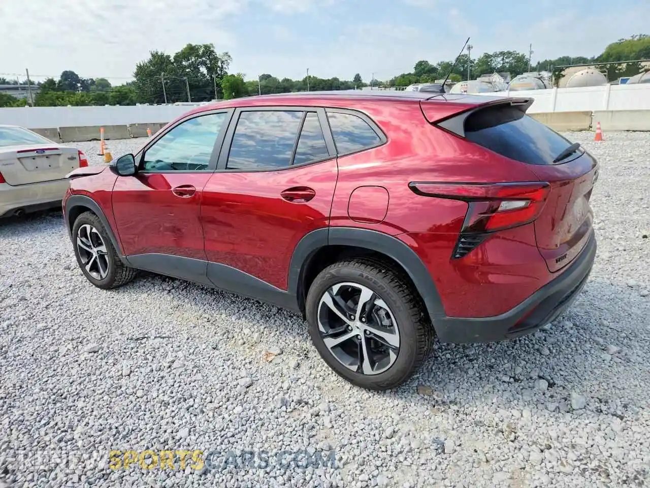 2 Фотография поврежденного автомобиля KL77LGE21RC057549 CHEVROLET TRAX 2024