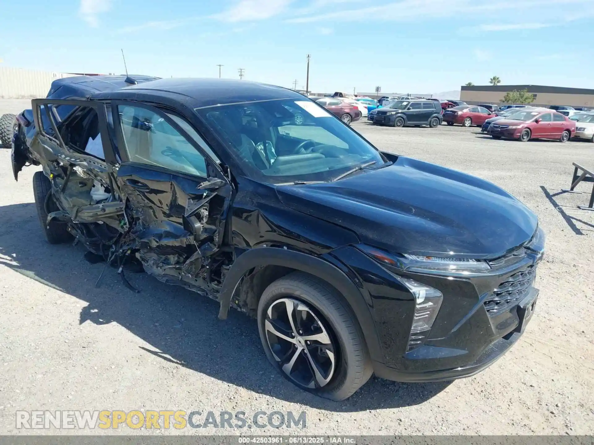 1 Фотография поврежденного автомобиля KL77LGE21RC076957 CHEVROLET TRAX 2024