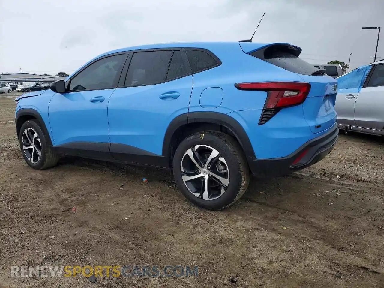 2 Фотография поврежденного автомобиля KL77LGE21RC213637 CHEVROLET TRAX 2024