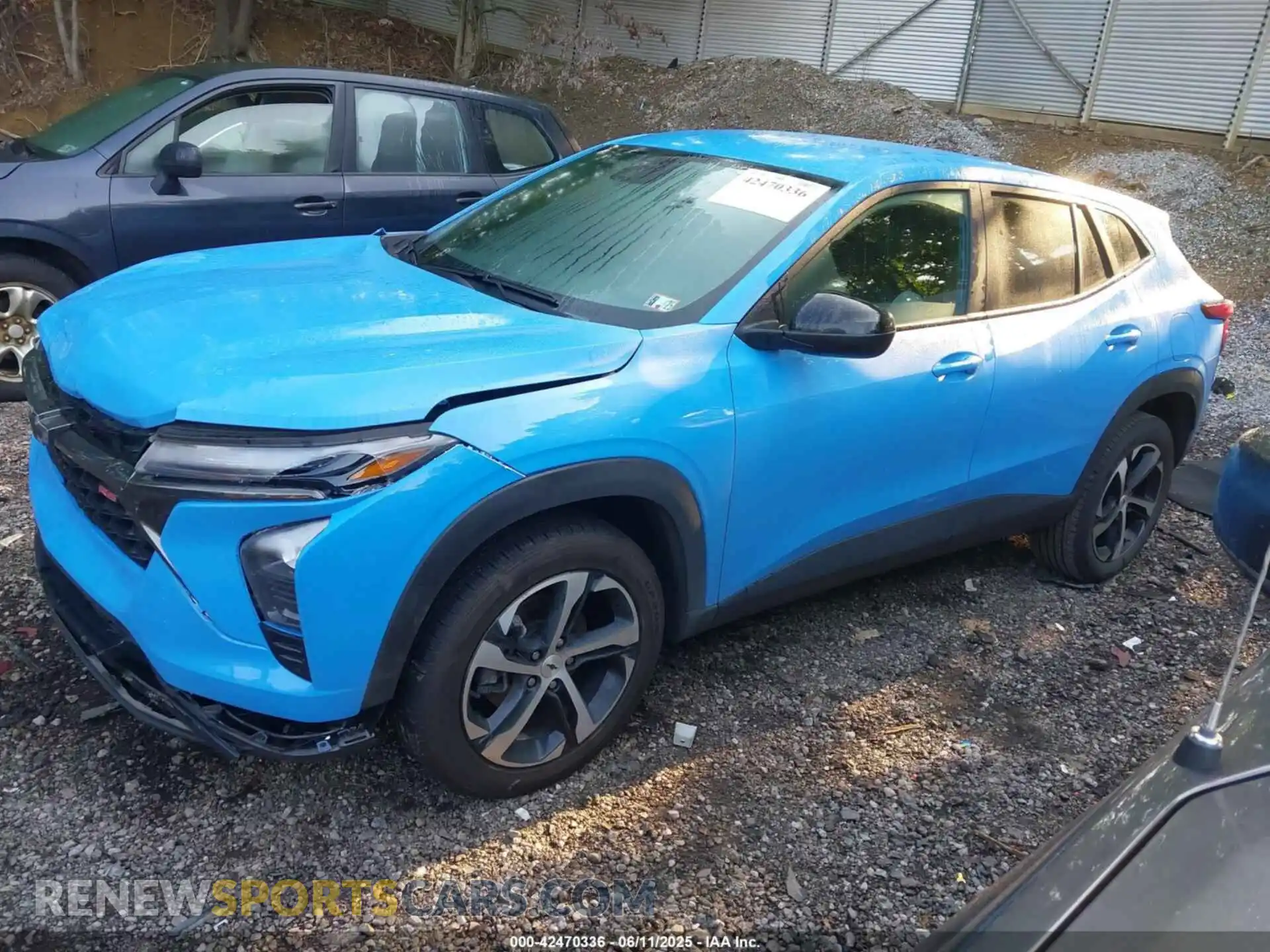 2 fotografías del automóvil dañado KL77LGE22RC181197 CHEVROLET TRAX 2024