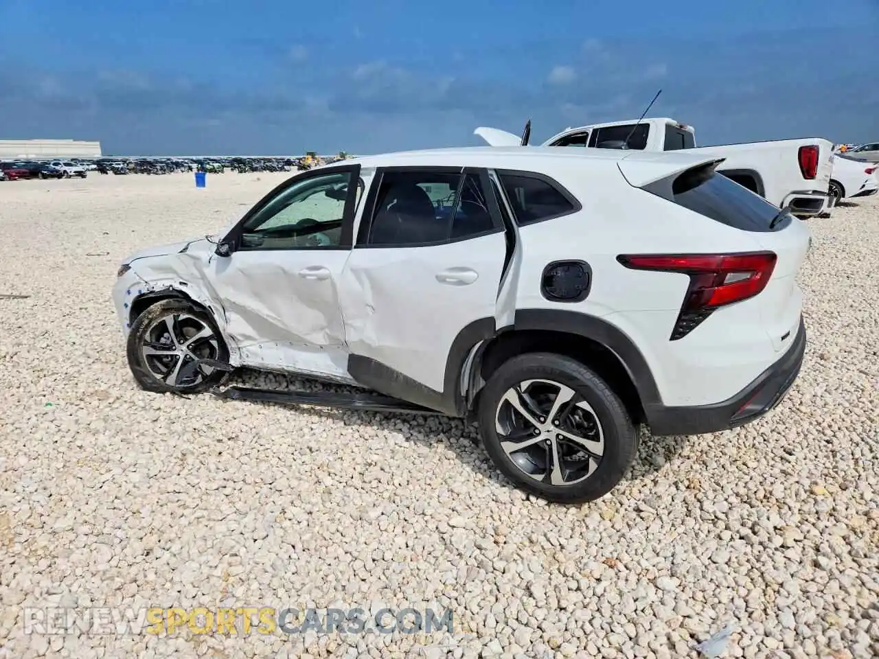 2 Photograph of a damaged car KL77LGE24RC139484 CHEVROLET TRAX 2024