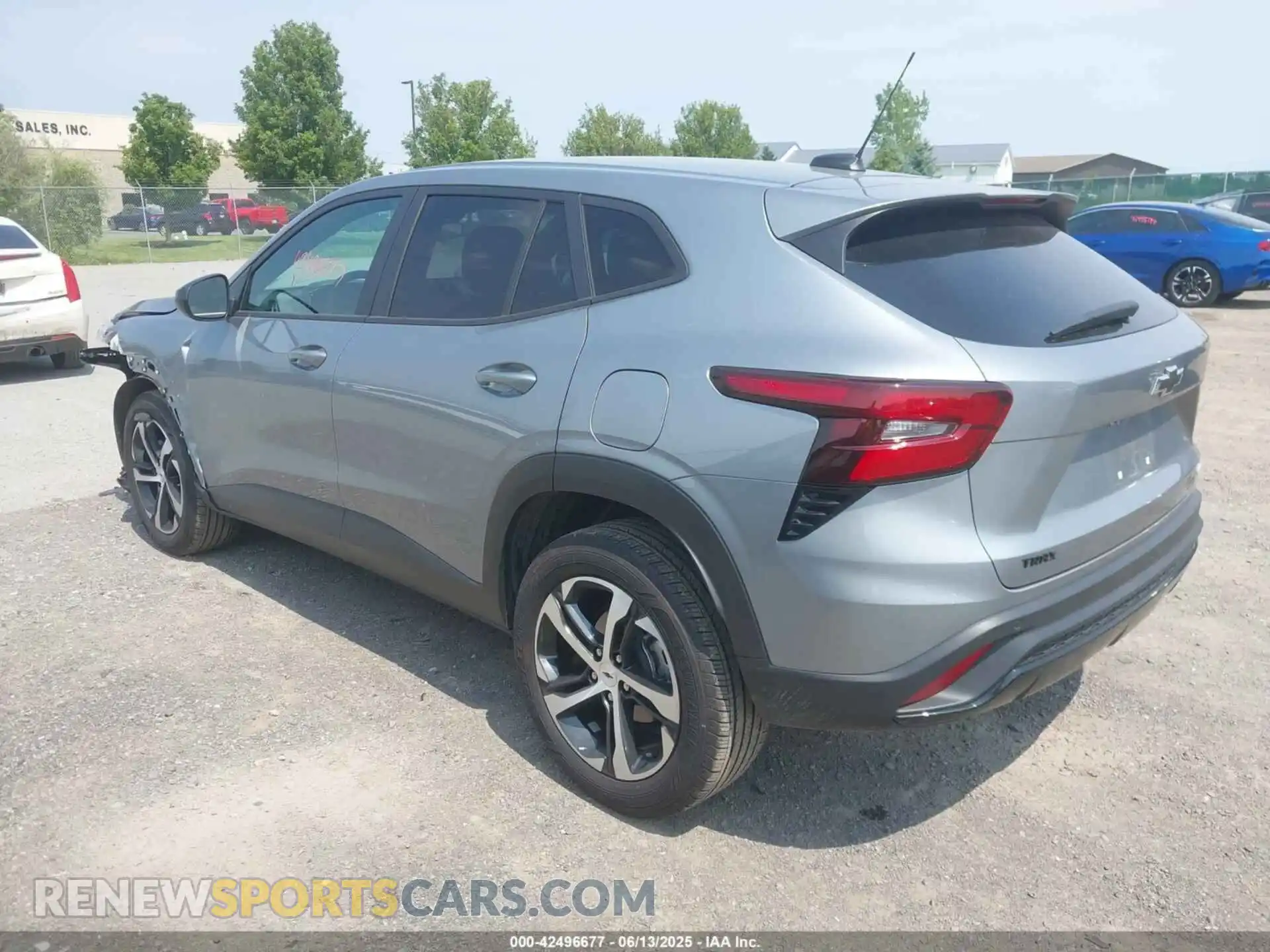 3 Фотография поврежденного автомобиля KL77LGE25RC246155 CHEVROLET TRAX 2024