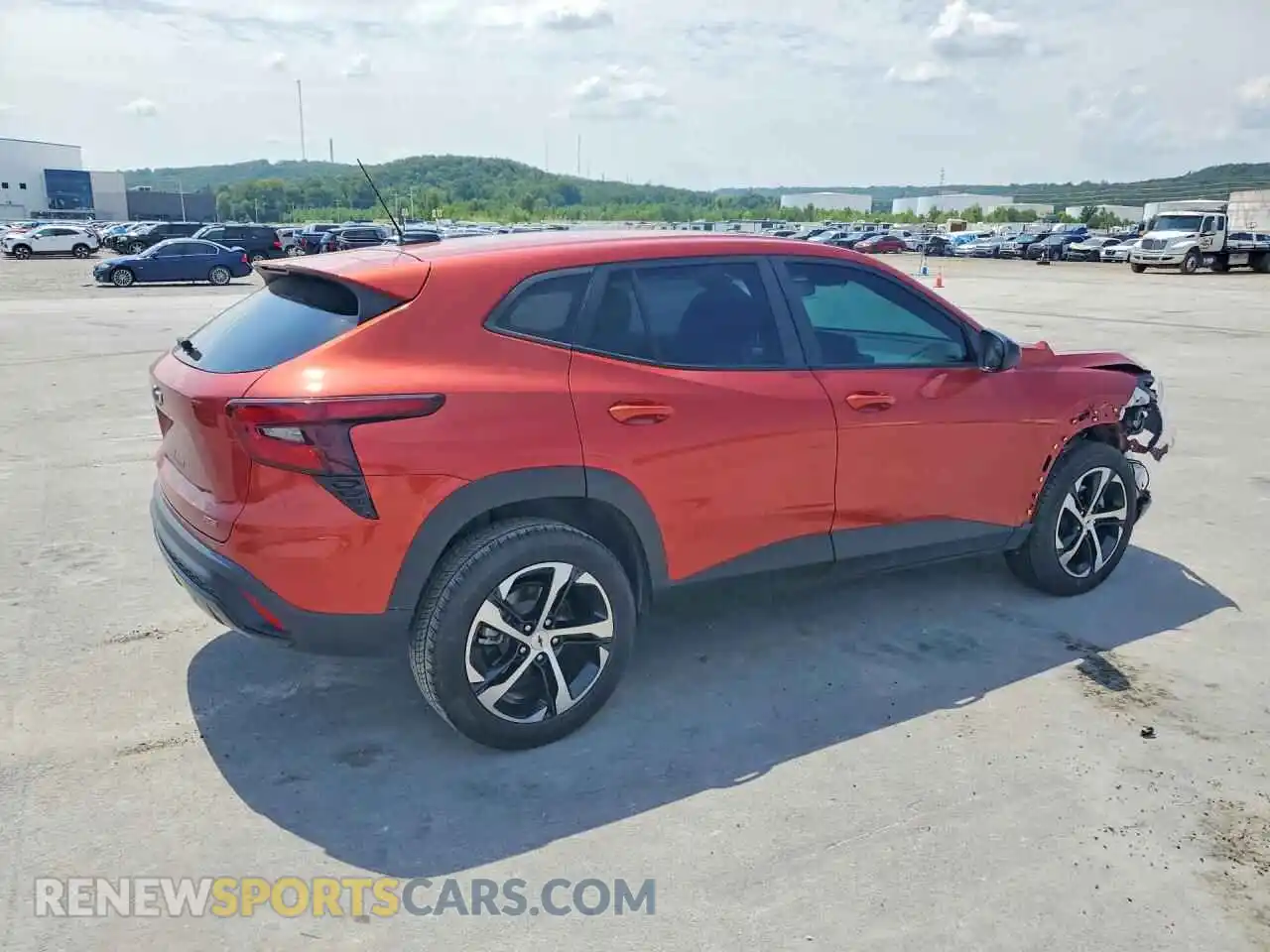 3 Фотография поврежденного автомобиля KL77LGE26RC018973 CHEVROLET TRAX 2024