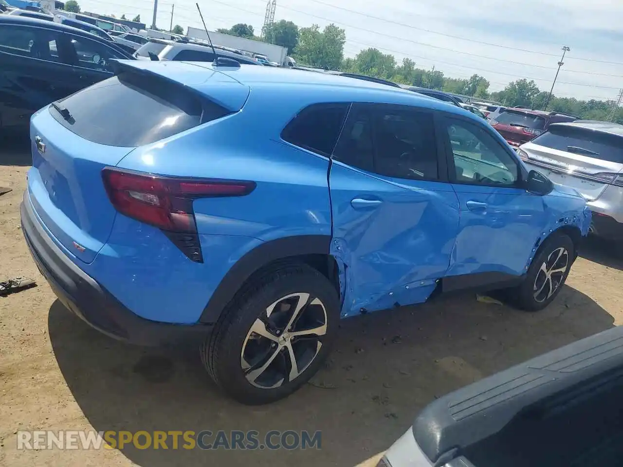3 fotografías del automóvil dañado KL77LGE27RC181213 CHEVROLET TRAX 2024
