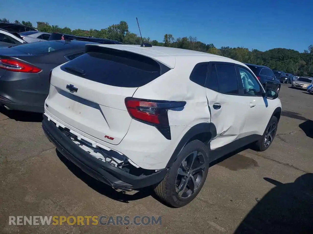3 Фотография поврежденного автомобиля KL77LGE27RC209205 CHEVROLET TRAX 2024