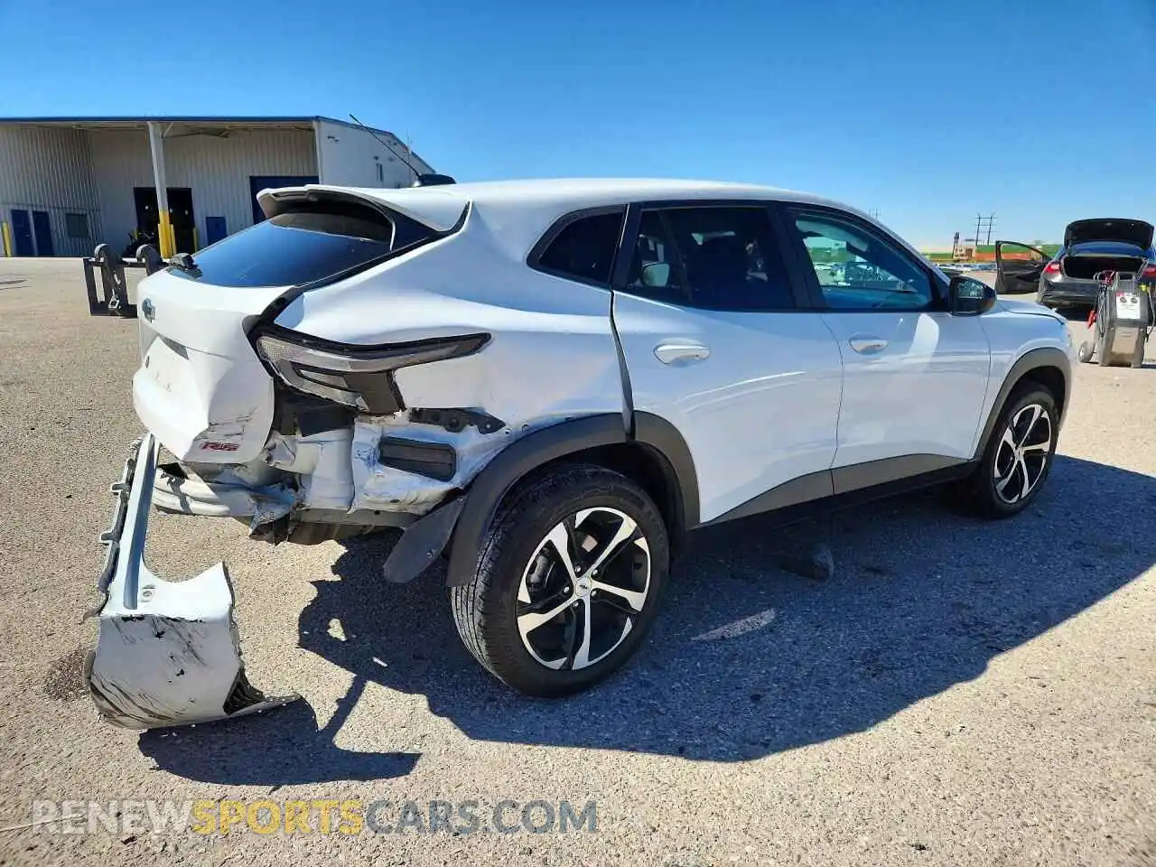 3 Фотография поврежденного автомобиля KL77LGE29RC006218 CHEVROLET TRAX 2024