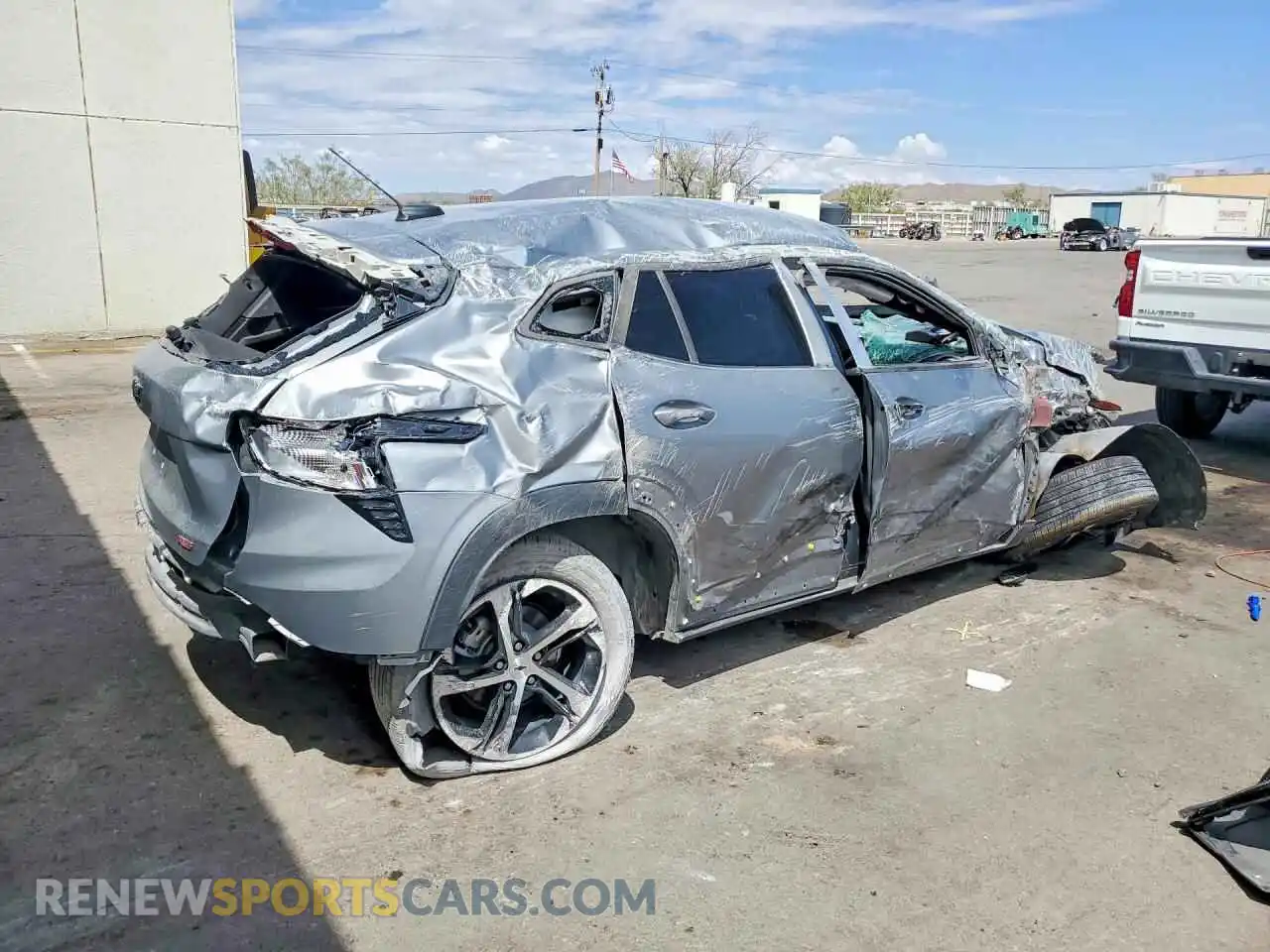 3 fotografías del automóvil dañado KL77LGE29RC046590 CHEVROLET TRAX 2024