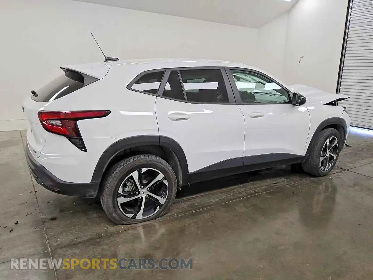 3 Фотография поврежденного автомобиля KL77LGE29RC091898 CHEVROLET TRAX 2024
