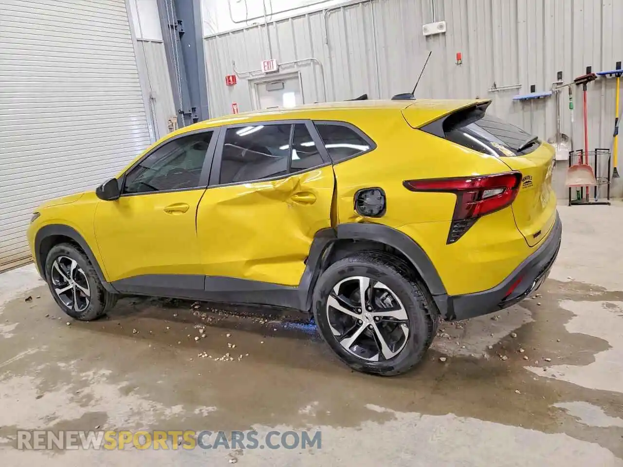 2 Photograph of a damaged car KL77LGE2XRC235510 CHEVROLET TRAX 2024