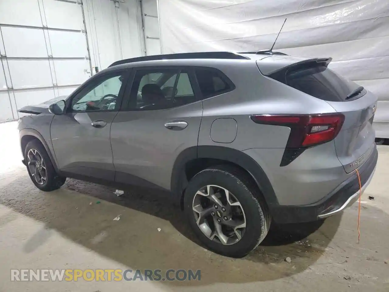 2 Фотография поврежденного автомобиля KL77LHE23RC194837 CHEVROLET TRAX 2024