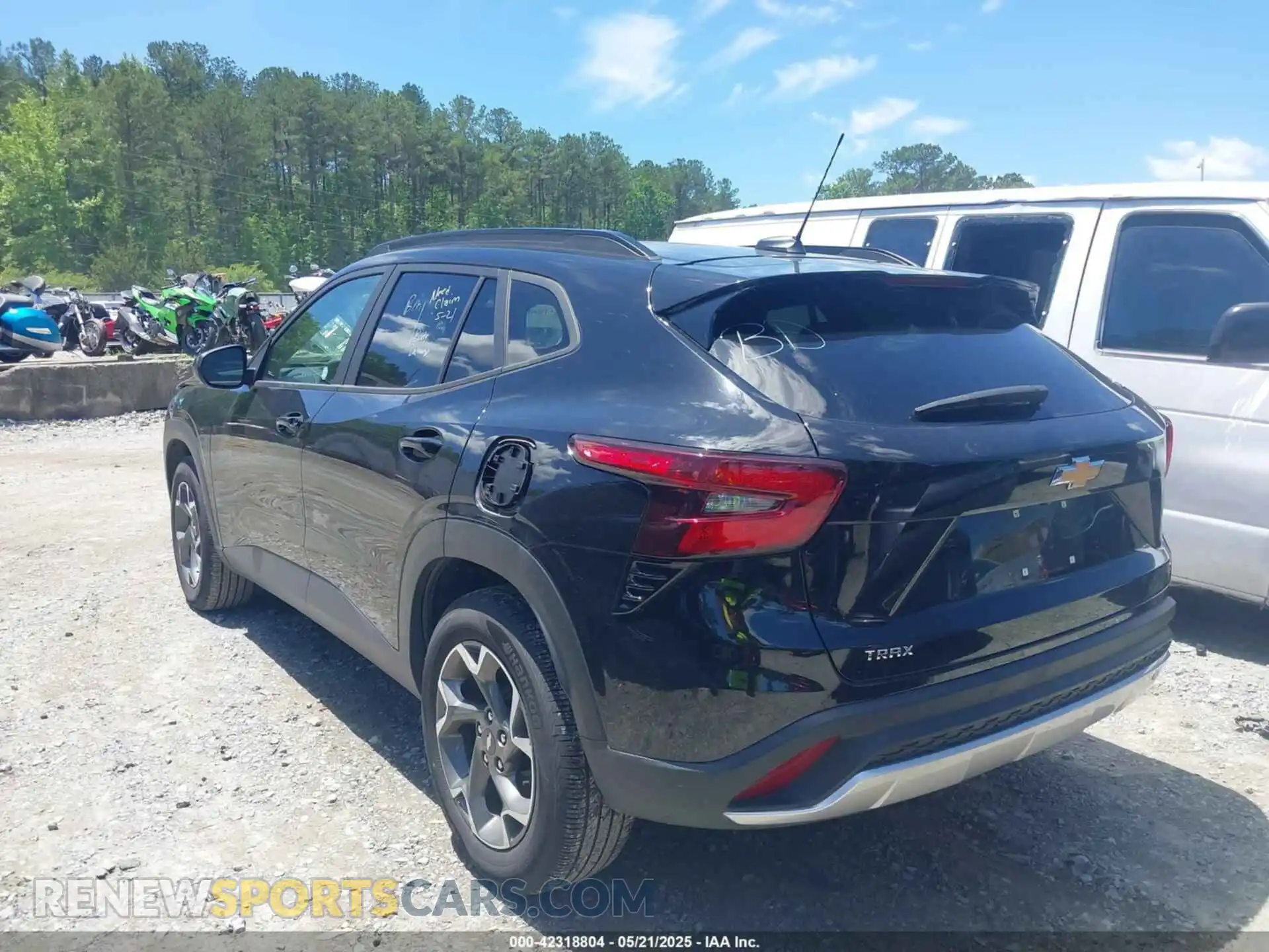 3 Photograph of a damaged car KL77LHE23RC236603 CHEVROLET TRAX 2024