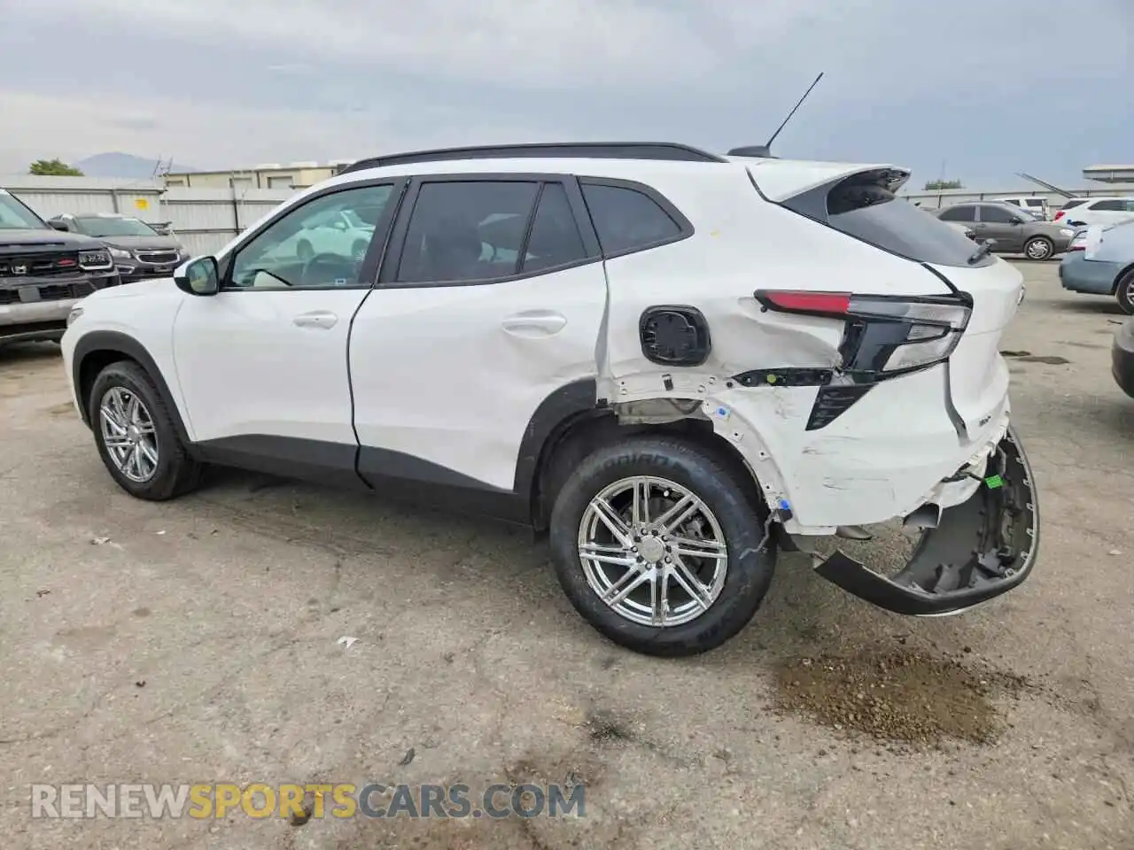 2 Photograph of a damaged car KL77LHE24RC072293 CHEVROLET TRAX 2024