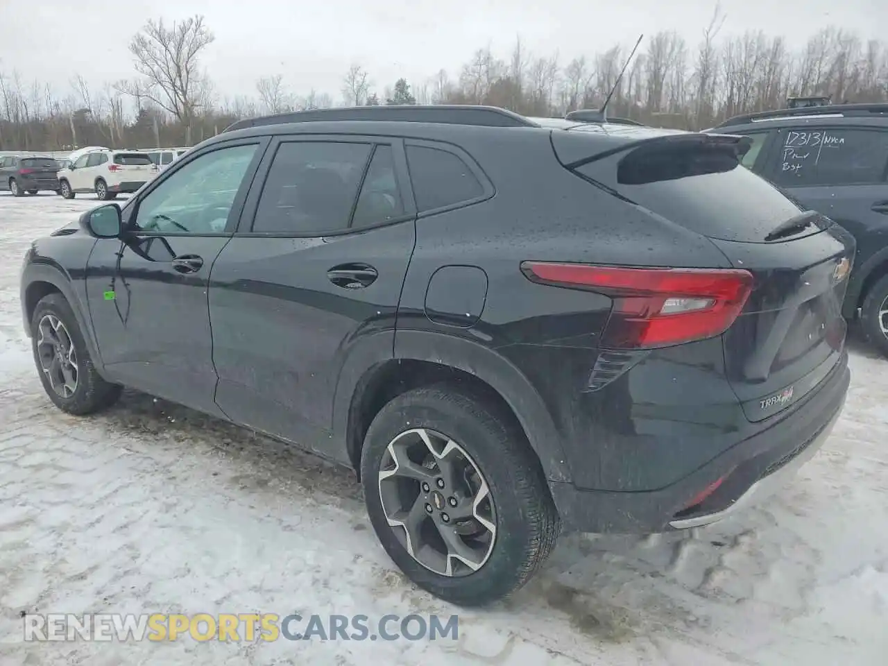 2 Фотография поврежденного автомобиля KL77LHE24RC076179 CHEVROLET TRAX 2024