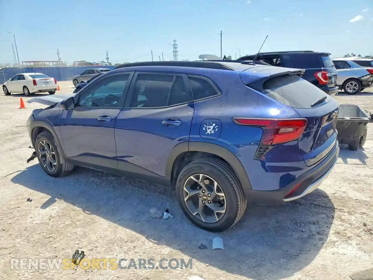 2 Photograph of a damaged car KL77LHE24RC116874 CHEVROLET TRAX 2024