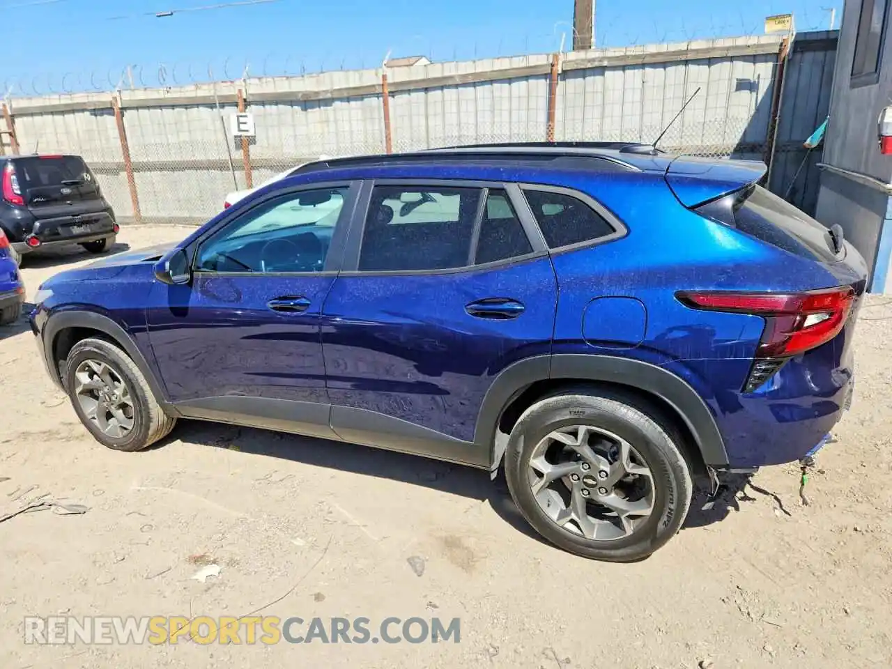 2 Photograph of a damaged car KL77LHE24RC218062 CHEVROLET TRAX 2024