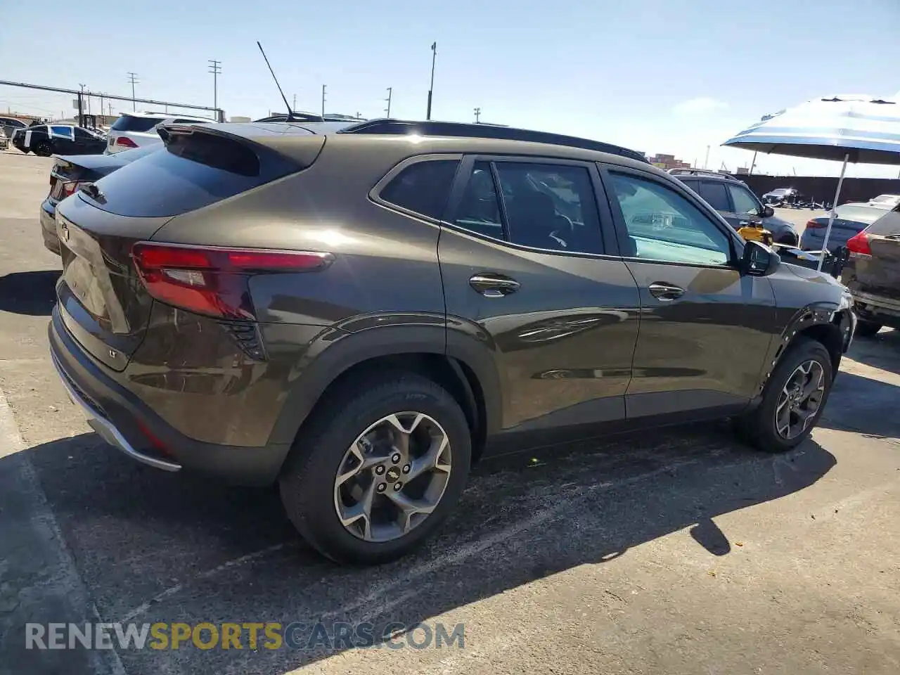 3 fotografías del automóvil dañado KL77LHE25RC003368 CHEVROLET TRAX 2024
