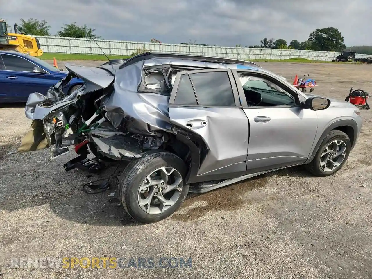 3 Фотография поврежденного автомобиля KL77LHE26RC129321 CHEVROLET TRAX 2024