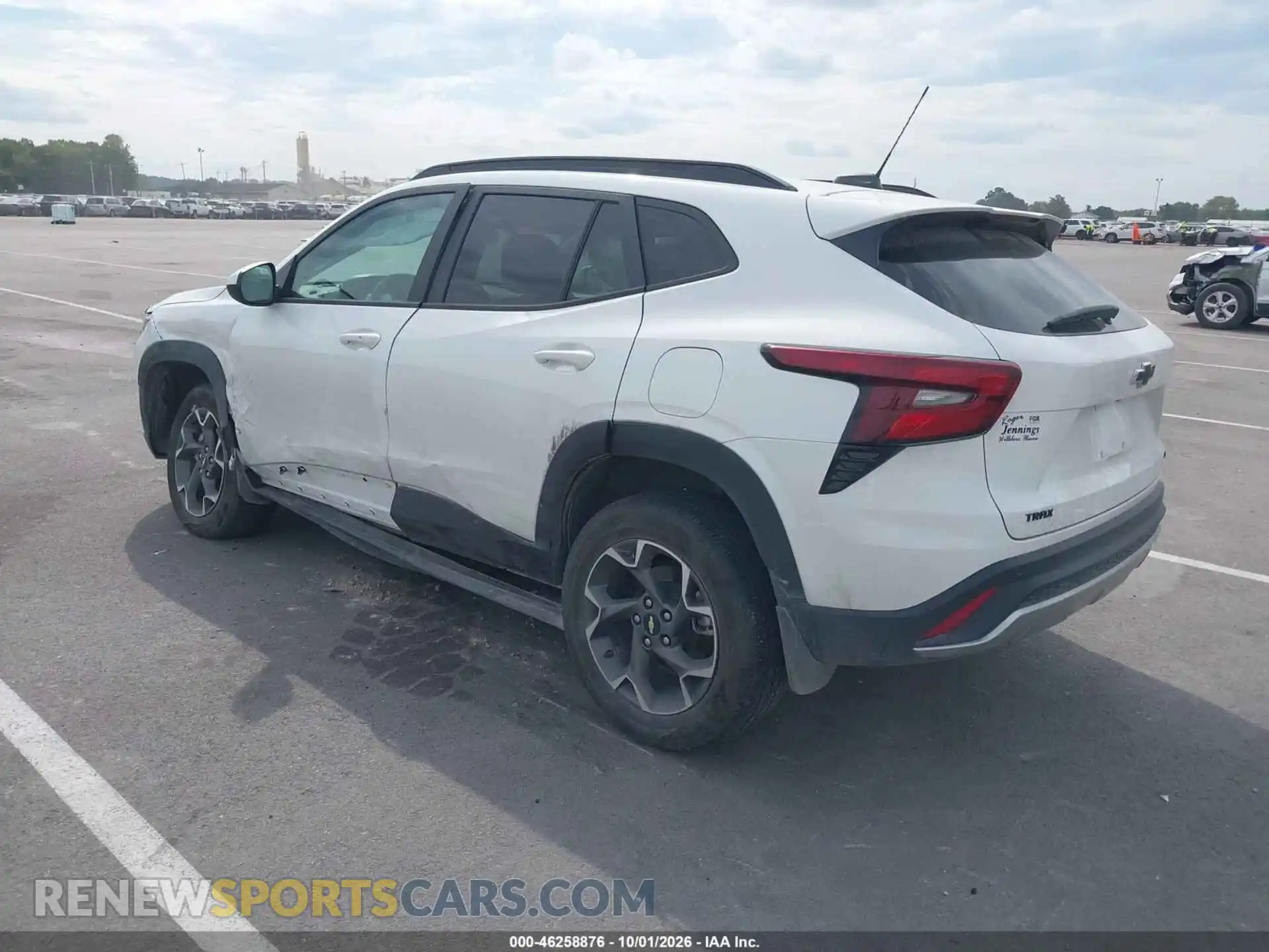 3 Фотография поврежденного автомобиля KL77LHE29RC181302 CHEVROLET TRAX 2024