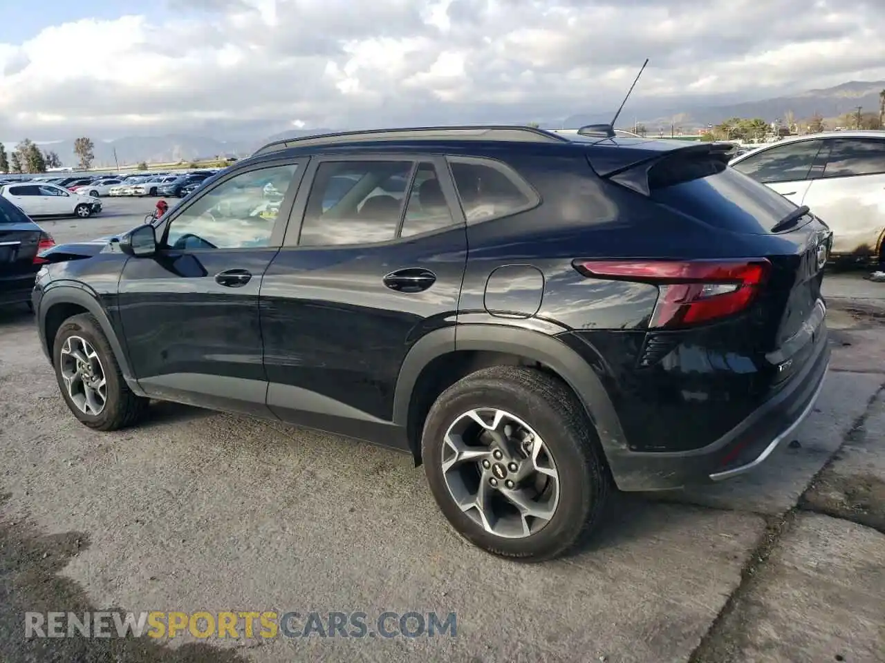 2 Photograph of a damaged car KL77LHE29RC189769 CHEVROLET TRAX 2024