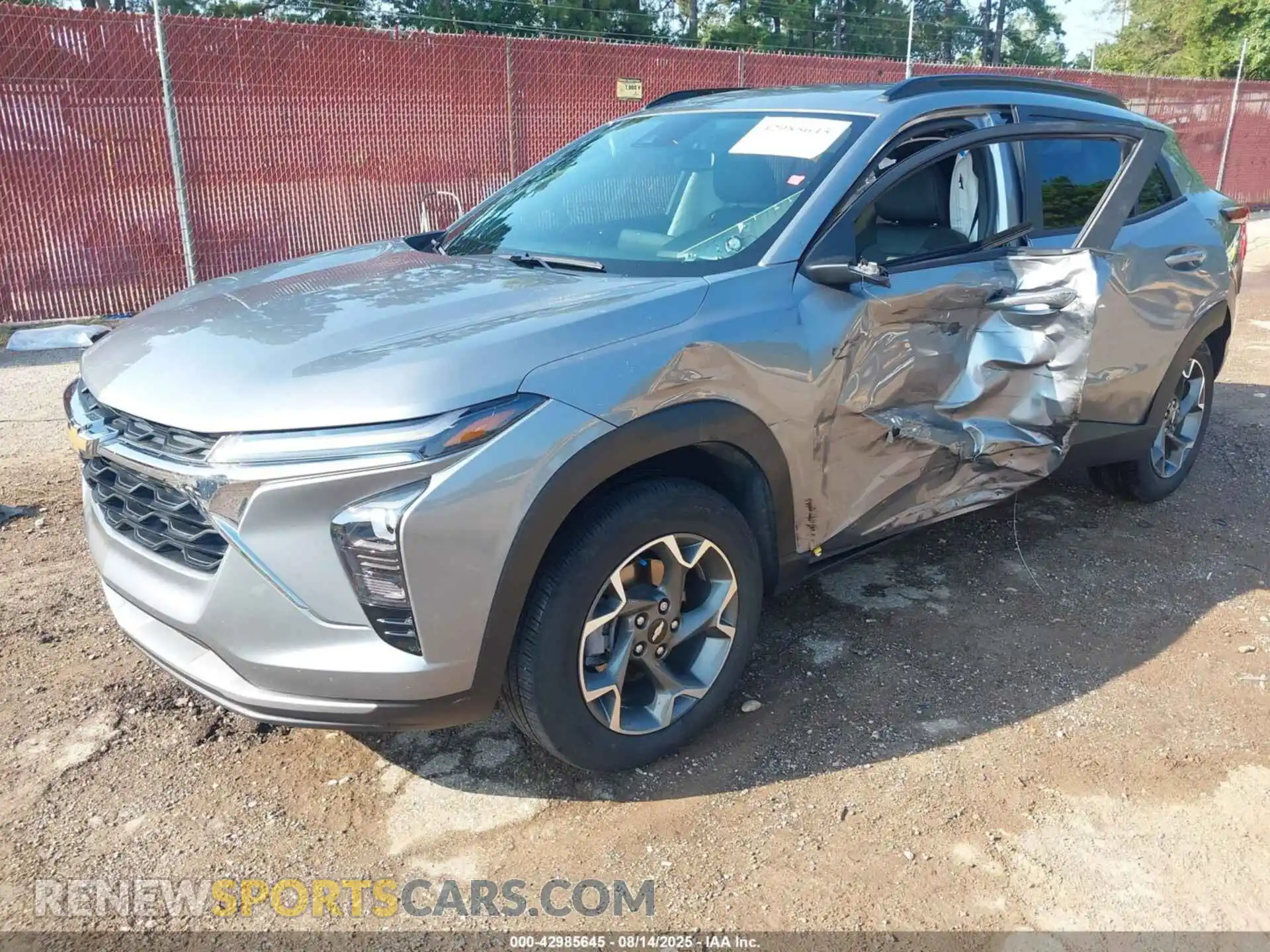2 Photograph of a damaged car KL77LHE29RC219823 CHEVROLET TRAX 2024