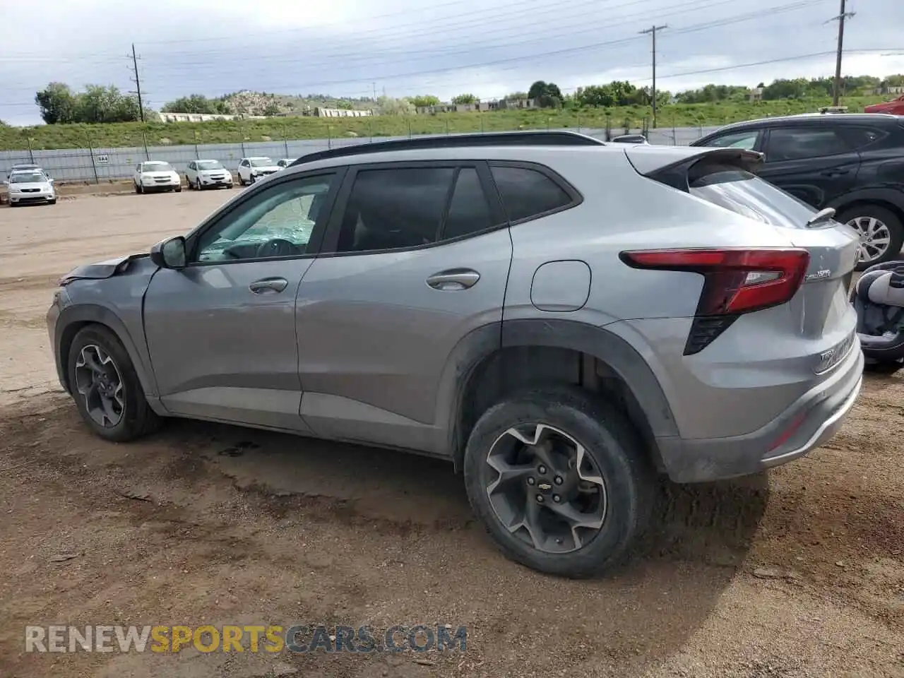 2 Photograph of a damaged car KL77LHE29RC235729 CHEVROLET TRAX 2024